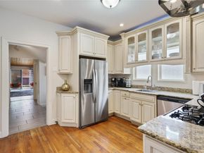 2106 Kenwood Ave, Austin TX 78704