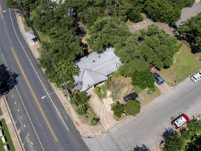 100 Red Oak CIR, Austin TX 78753