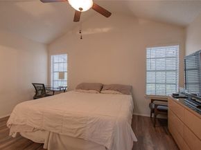 1411 Gracy Farms Lane 14, Austin TX 78758