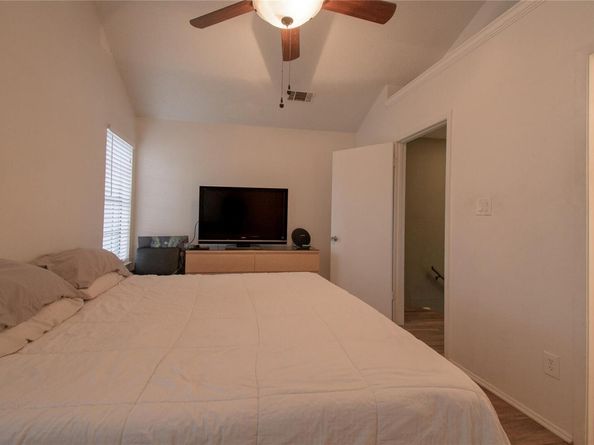 1411 Gracy Farms Lane 14, Austin TX 78758