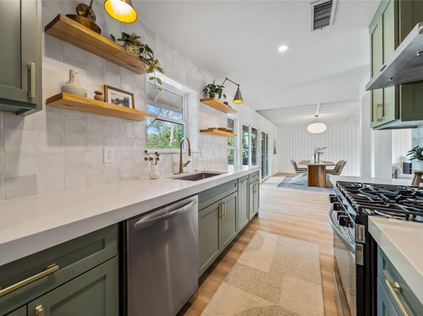 5202 Woodmoor DR, Austin TX 78721