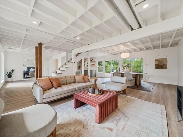 5202 Woodmoor DR, Austin TX 78721
