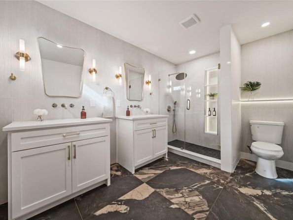 5202 Woodmoor DR, Austin TX 78721