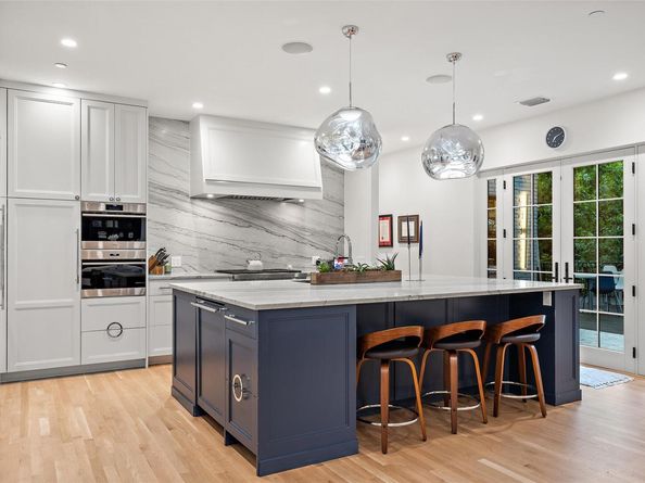 4203 Balcones DR, Austin TX 78731