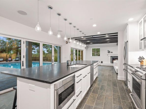 4203 Balcones DR, Austin TX 78731