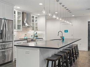 4203 Balcones DR, Austin TX 78731