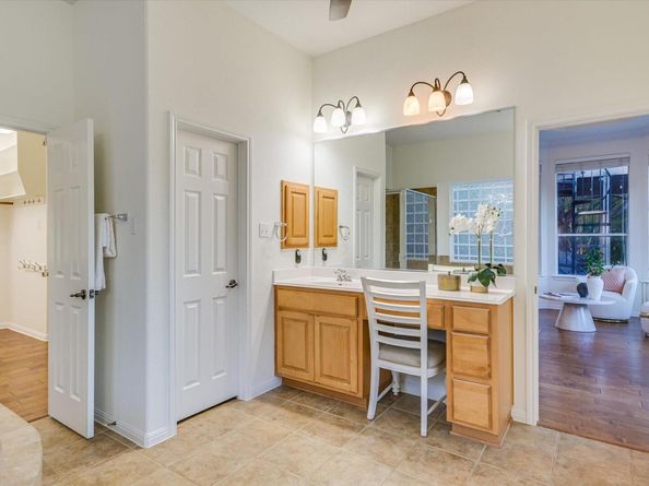 17120 Northlake Hills DR, Jonestown TX 78645