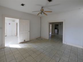 401 Arlington Street, Houston TX 77007