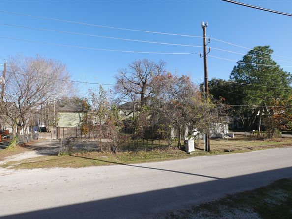 401 Arlington Street, Houston TX 77007