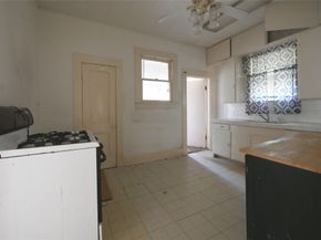 401 Arlington Street, Houston TX 77007