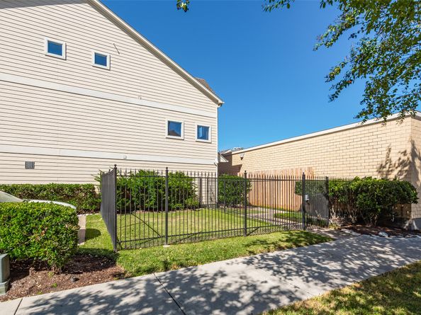 2924 Crawford Street, Houston TX 77004