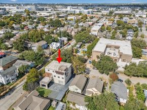 1919 Lubbock Street, Houston TX 77007