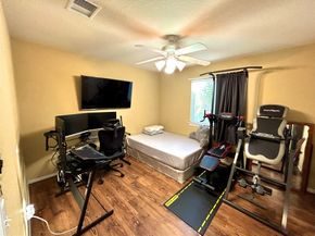 6315 S Wintersage Lane, Houston TX 77066