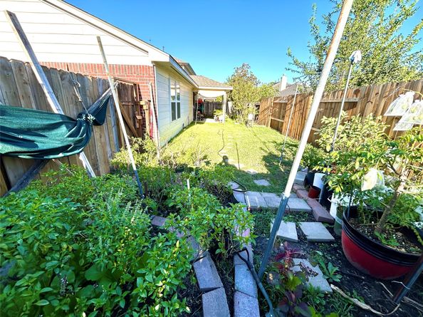 6315 S Wintersage Lane, Houston TX 77066