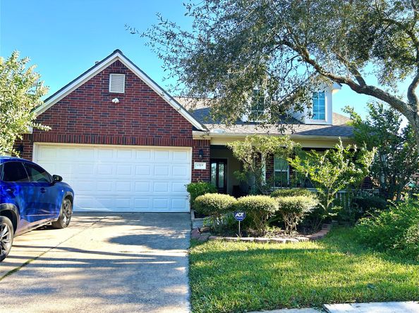 6315 S Wintersage Lane, Houston TX 77066