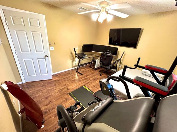 6315 S Wintersage Lane, Houston TX 77066