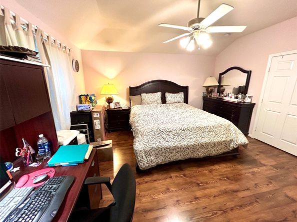 6315 S Wintersage Lane, Houston TX 77066