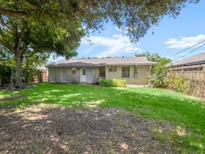 4326 Akard Street, Houston TX 77047