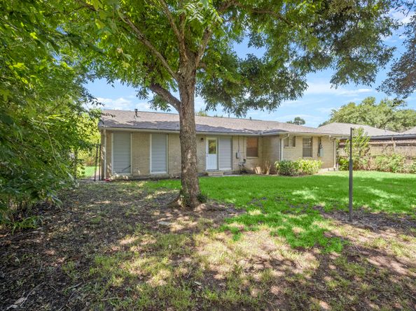 4326 Akard Street, Houston TX 77047