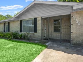 4326 Akard Street, Houston TX 77047