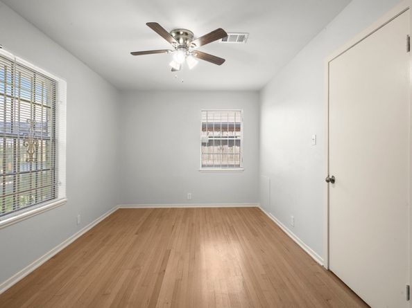 4326 Akard Street, Houston TX 77047