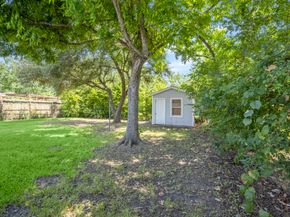 4326 Akard Street, Houston TX 77047