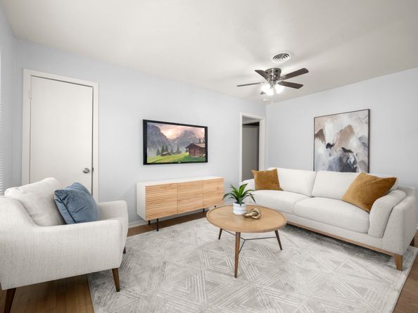 4326 Akard Street, Houston TX 77047