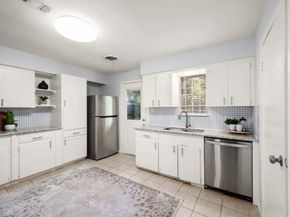 4326 Akard Street, Houston TX 77047