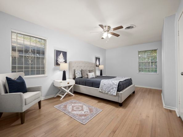 4326 Akard Street, Houston TX 77047