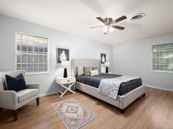 4326 Akard Street, Houston TX 77047