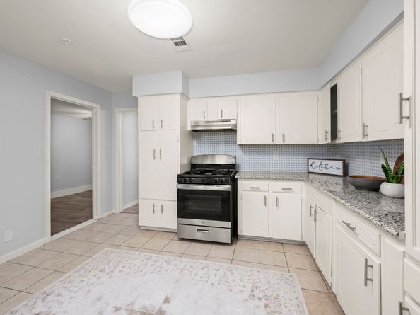 4326 Akard Street, Houston TX 77047