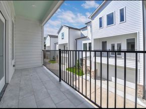 207 Edgewood Street B, Houston TX 77011