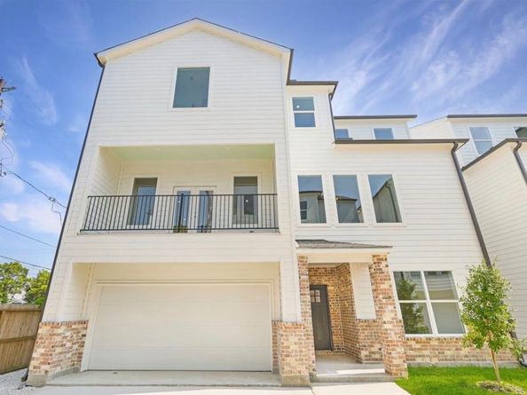 207 Edgewood Street B, Houston TX 77011