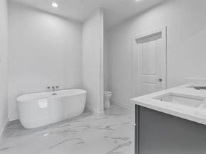 207 Edgewood Street B, Houston TX 77011