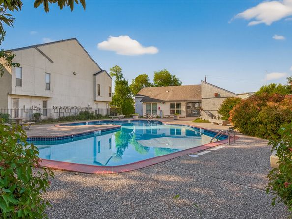 7313 Gulf Freeway 911, Houston TX 77017