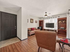 7313 Gulf Freeway 911, Houston TX 77017