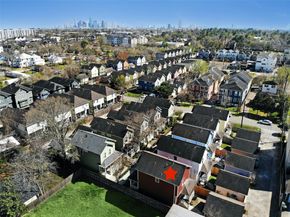 1047 W 16th Street, Houston TX 77008