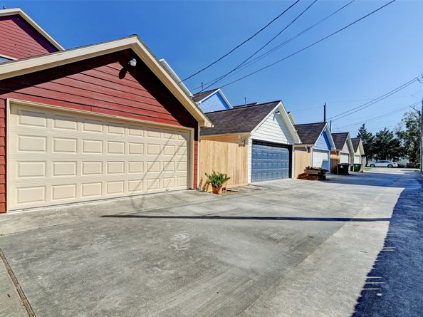 1047 W 16th Street, Houston TX 77008