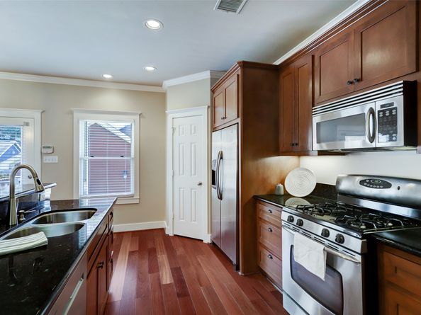 1047 W 16th Street, Houston TX 77008