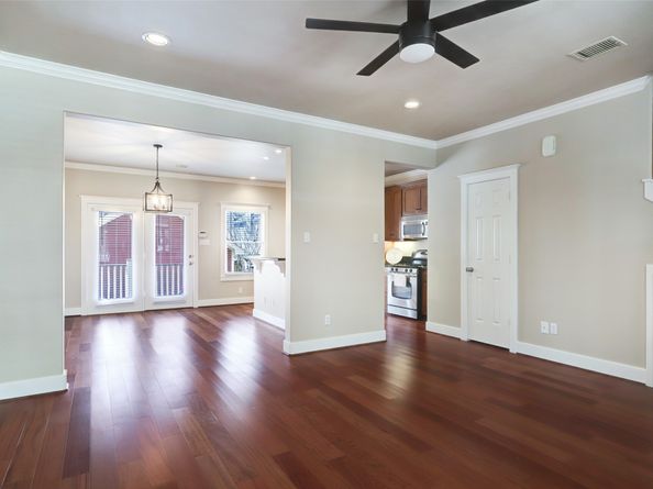 1047 W 16th Street, Houston TX 77008