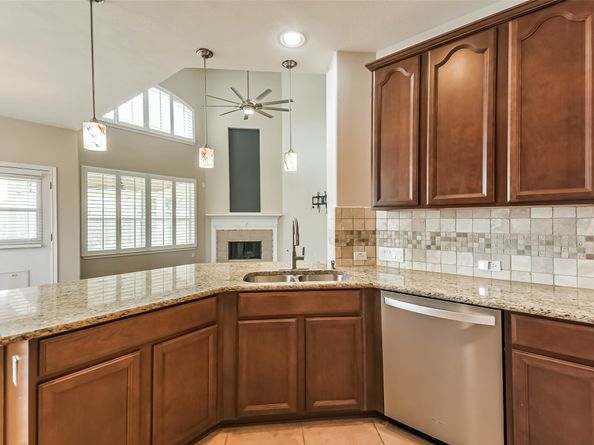 22014 E Canary Yellow Circle, Cypress TX 77433