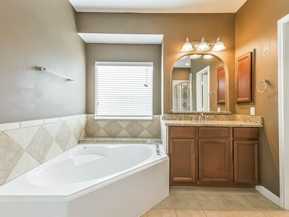 22014 E Canary Yellow Circle, Cypress TX 77433