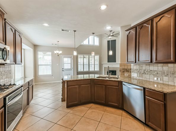 22014 E Canary Yellow Circle, Cypress TX 77433