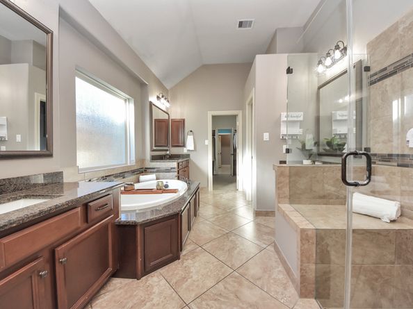 6 Twig Corner Court, Tomball TX 77375