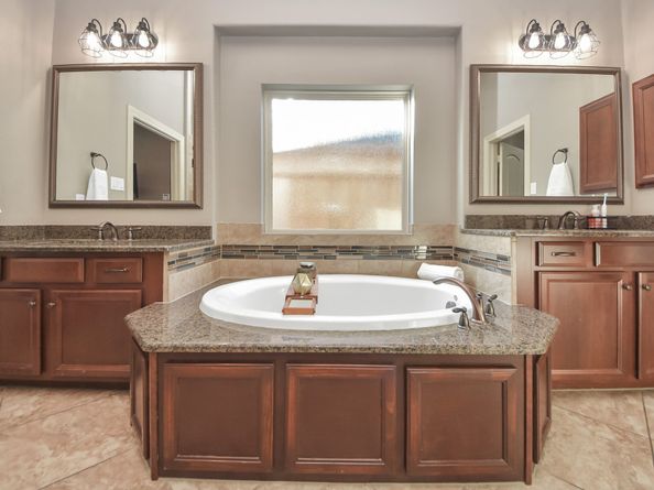 6 Twig Corner Court, Tomball TX 77375