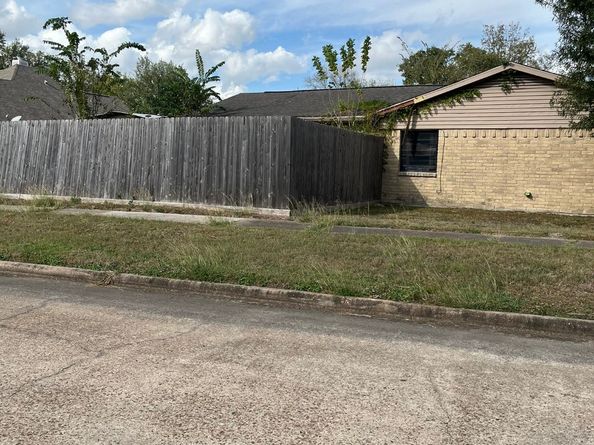 9623 Seeker Street, Houston TX 77078