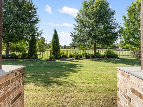 3427 Limestone Sky Court, Houston TX 77059