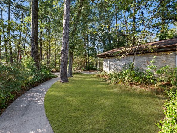 207 Wroxton Drive, Conroe TX 77304