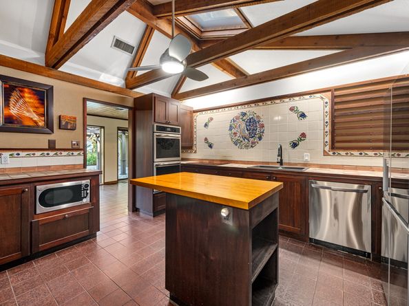 207 Wroxton Drive, Conroe TX 77304