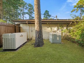 207 Wroxton Drive, Conroe TX 77304